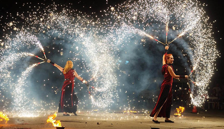 Международный фестиваль огненных театров ежегодно собирает лучшие уличные коллективы