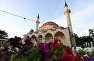 Мечеть Джума-Джами, одна из крупнейших в Крыму, была построена в середине XVI в. В настоящий момент это действующий храм