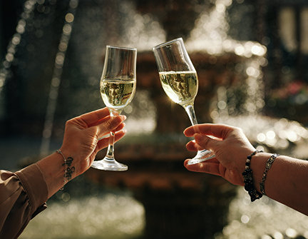 Бокалы с вином