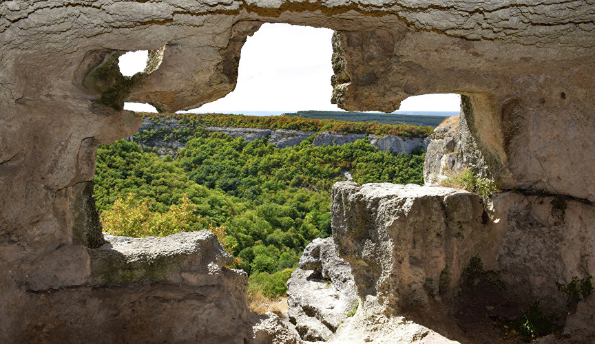 За время своего существования городище пережило несколько эпох и народов. Предположительно, как укреплённое поселение оно существовало здесь с V века. Изначально это была провинция Византии.
