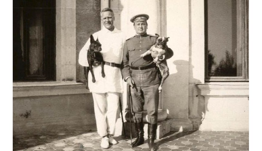 Федор Шаляпин (слева) в Крыму, 1900-е годы